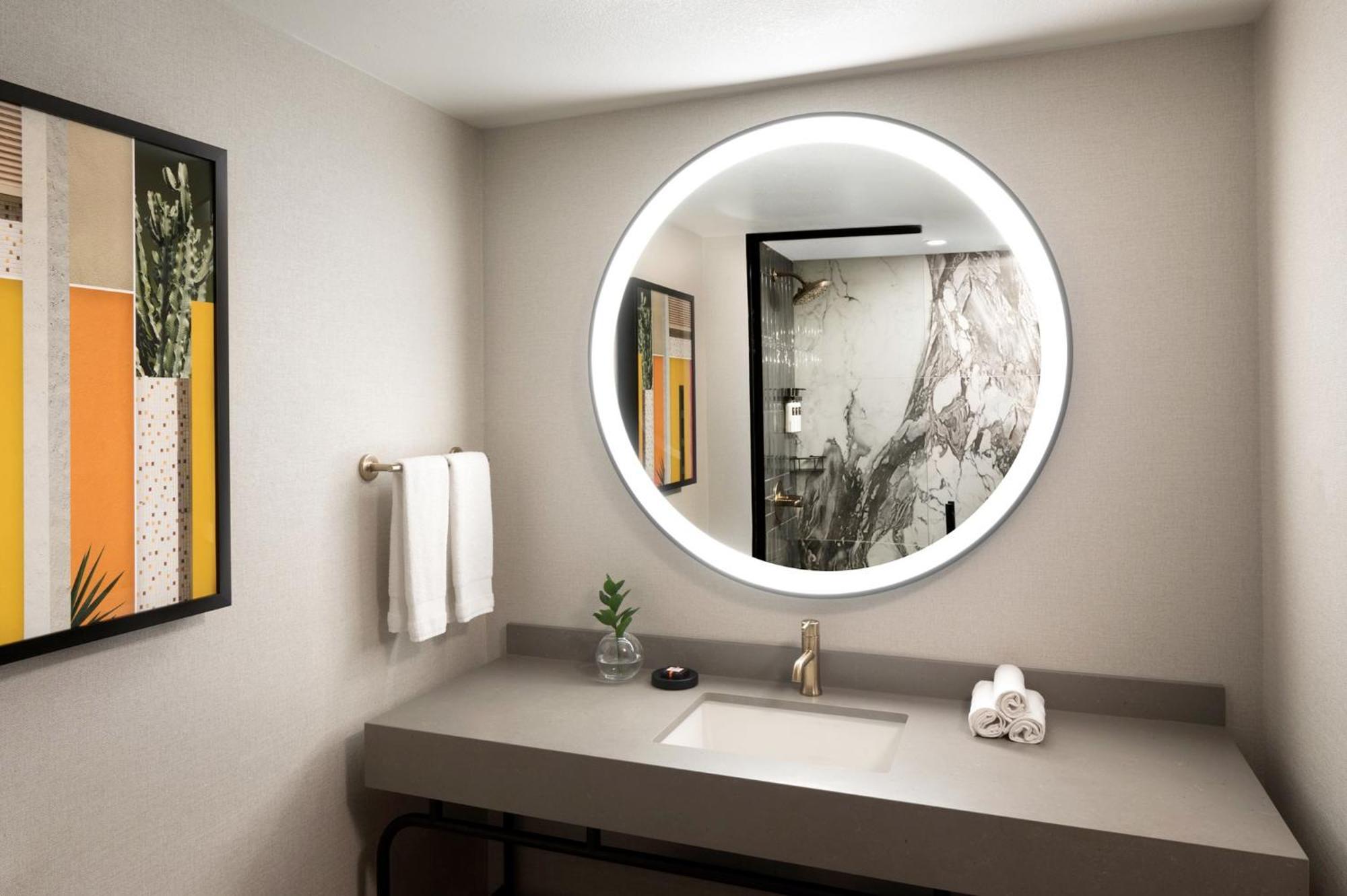 Hotel Omni Downtown 4*