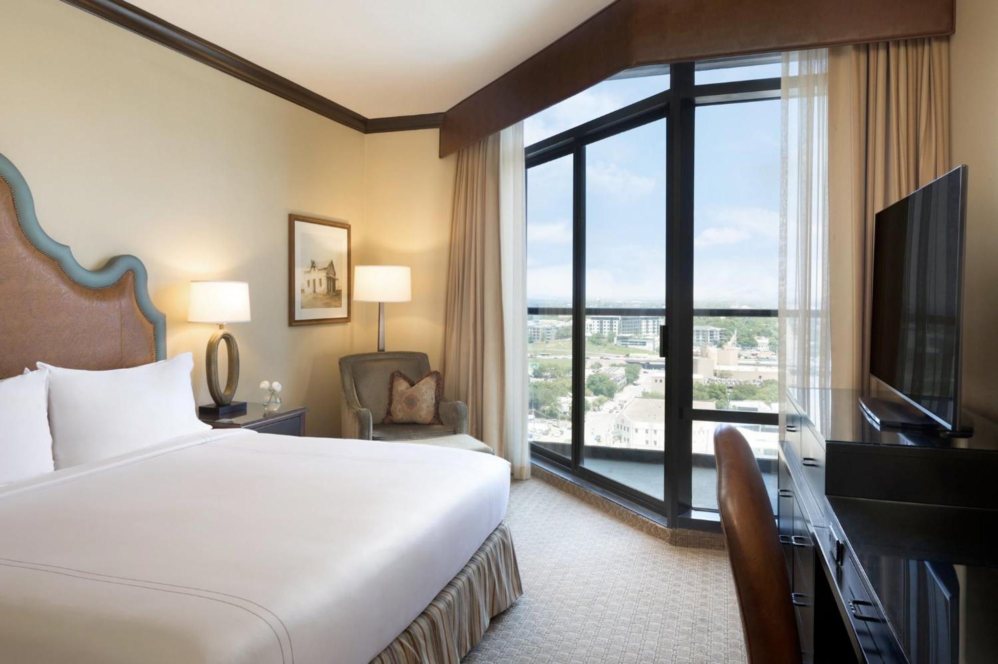 Omni Downtown 4*