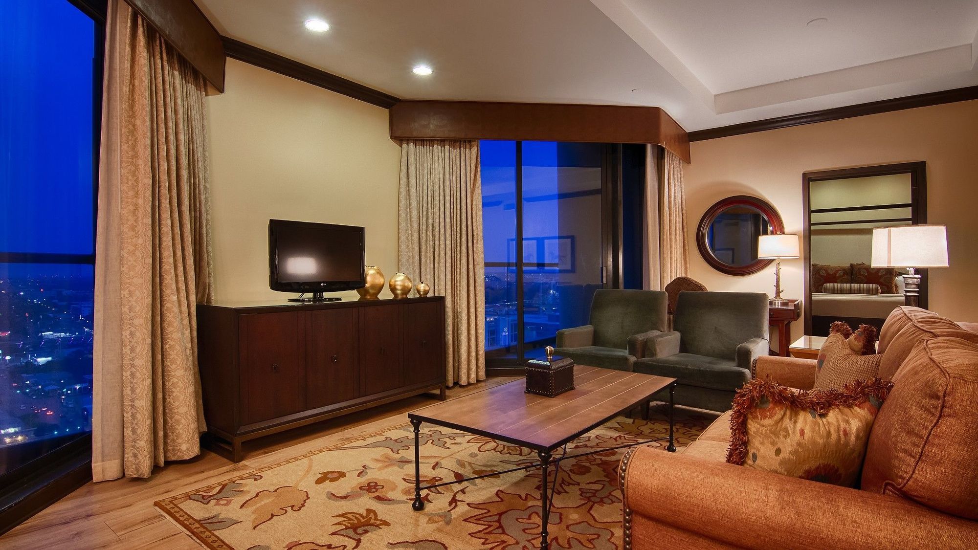 Hotel Omni Downtown 4*